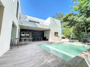 3392-Magnifique villa avec piscine privative